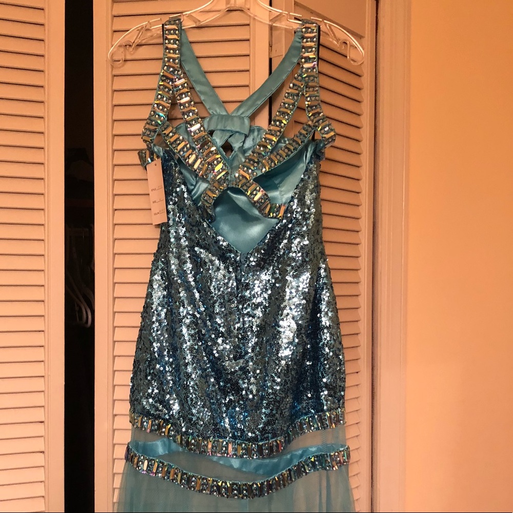 Sky Blue Pageant/Prom Dress Size 6 - Picture 2 of 7